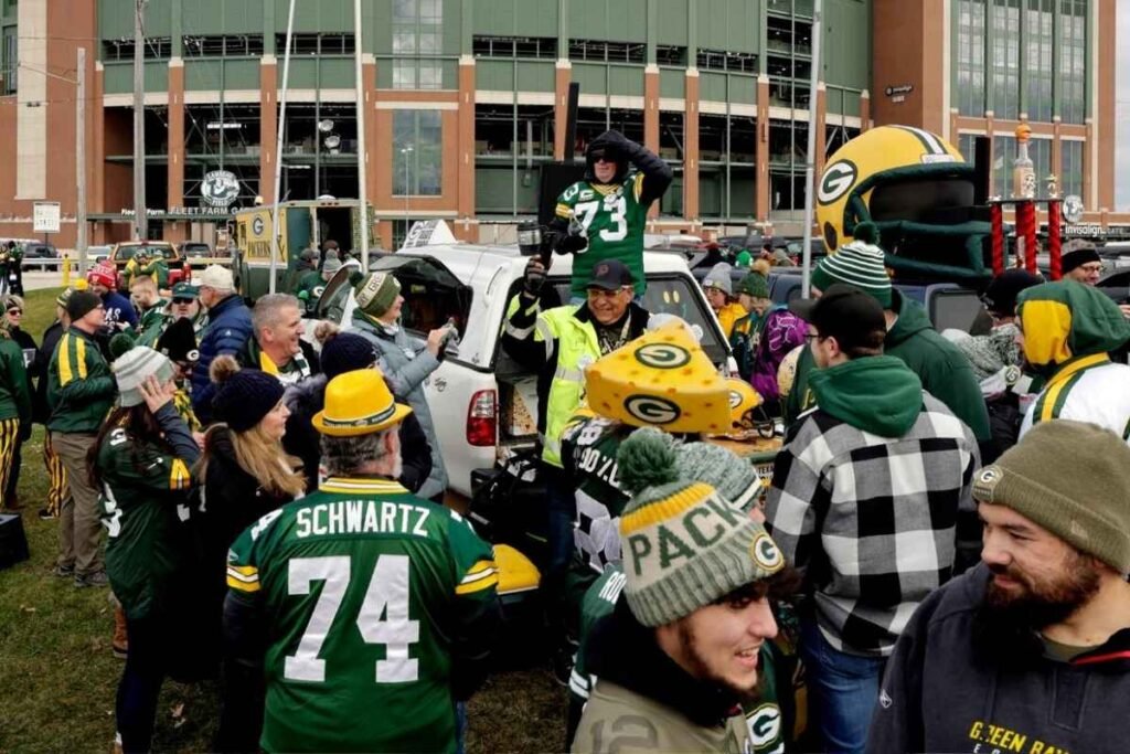 Tailgating at Lambeau Field: The Ultimate 2025 Green Bay Stadium Pre-Game Experience Guide 7 lambeau field rules and regulations